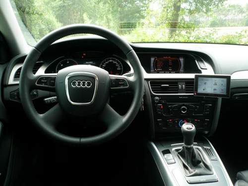 Audi-a4-11
