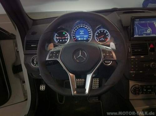 C63-amg-pp-lenkrad-02