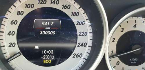 300000
