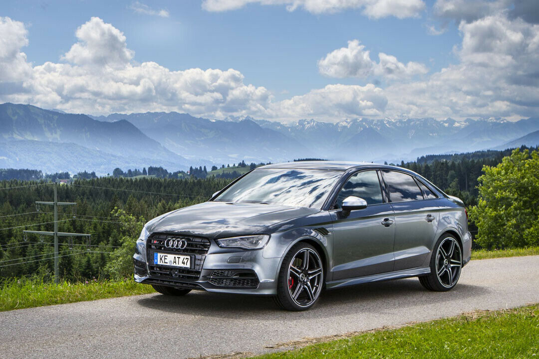 Die Leistungssteigerung für die Audi S3 Limousine kostet 2.500 Euro. Für das Power-S-Paket müssen Käufer 4.400 Euro zahlen
