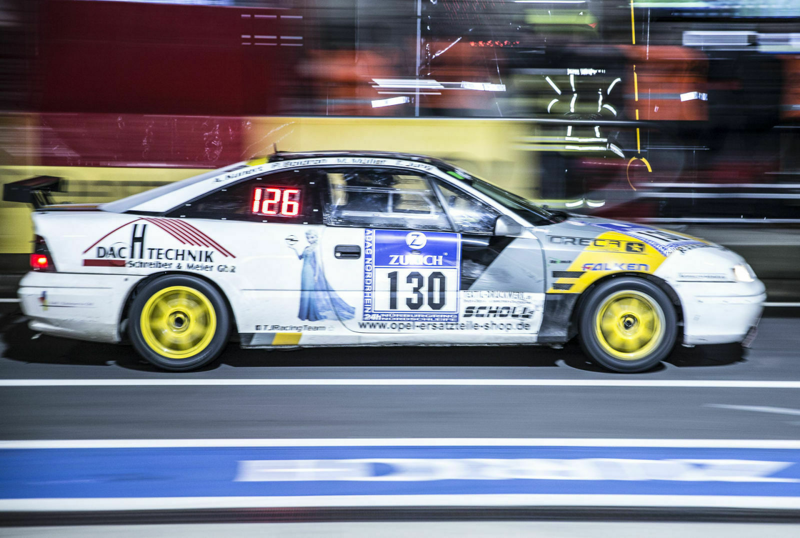 Nachtschicht beim 24h-Rennen am Nürburgring