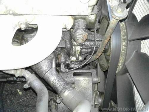 Motor rechts vorne verölt