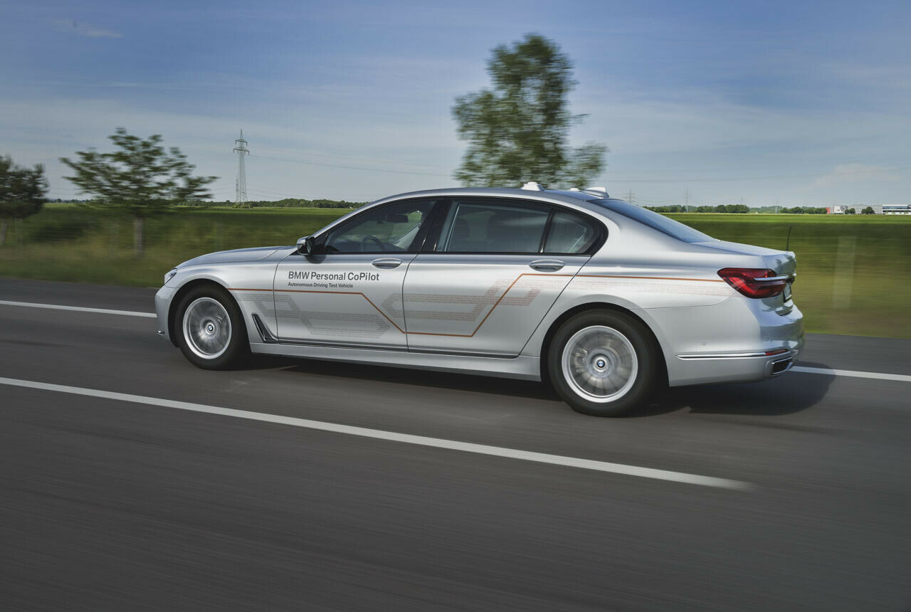 Noch benötigt der 7er zum Überholen einen Befehl des Fahrers. Das wird sich ändern