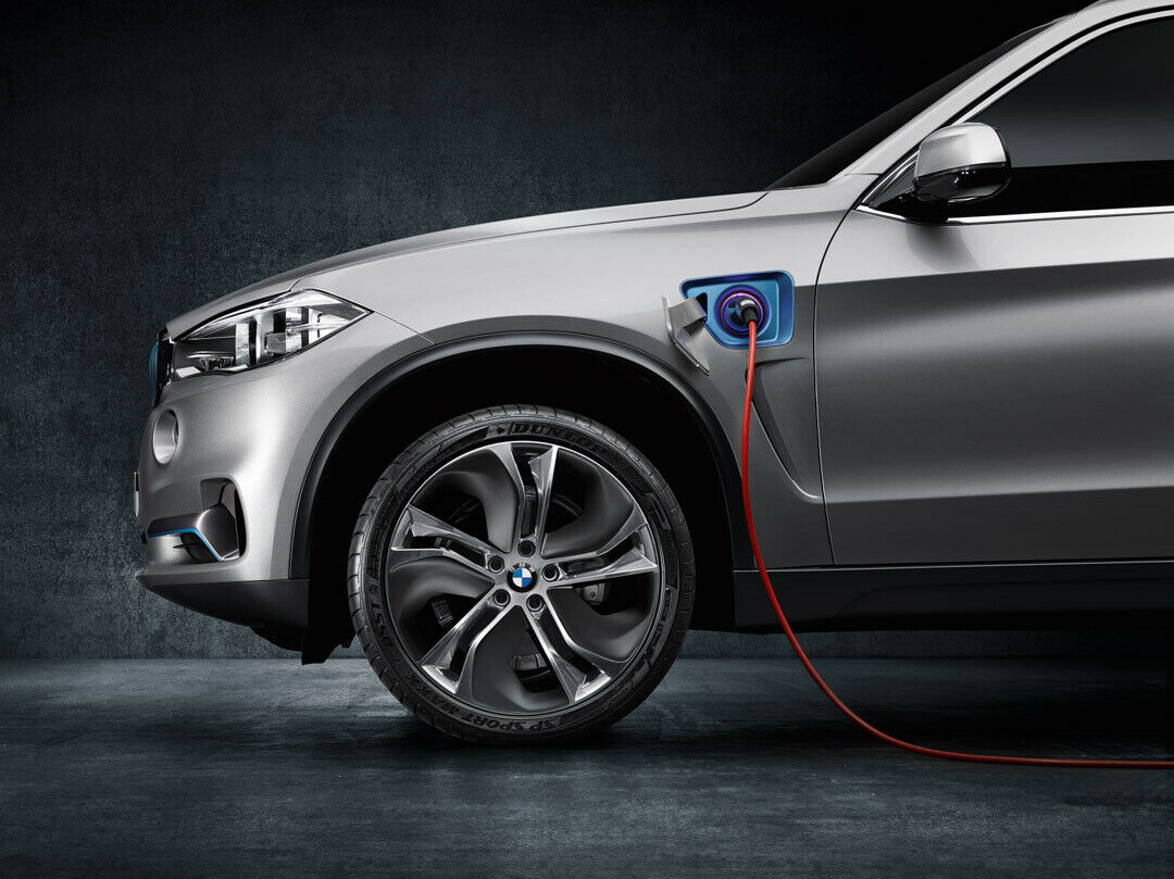 Hier holt sich der Hybrid-X5 den Strom