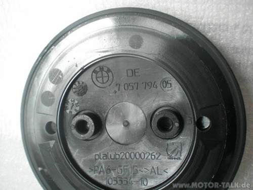 51147057794-placa-emblema-logo-maletero-porton-bmw-e63-e64-e81-e85-e86-e87-f06-f07-f10-f11-f12-f13-c