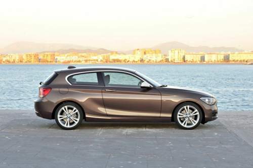1er BMW: Coupéhaftere Seitenlinie