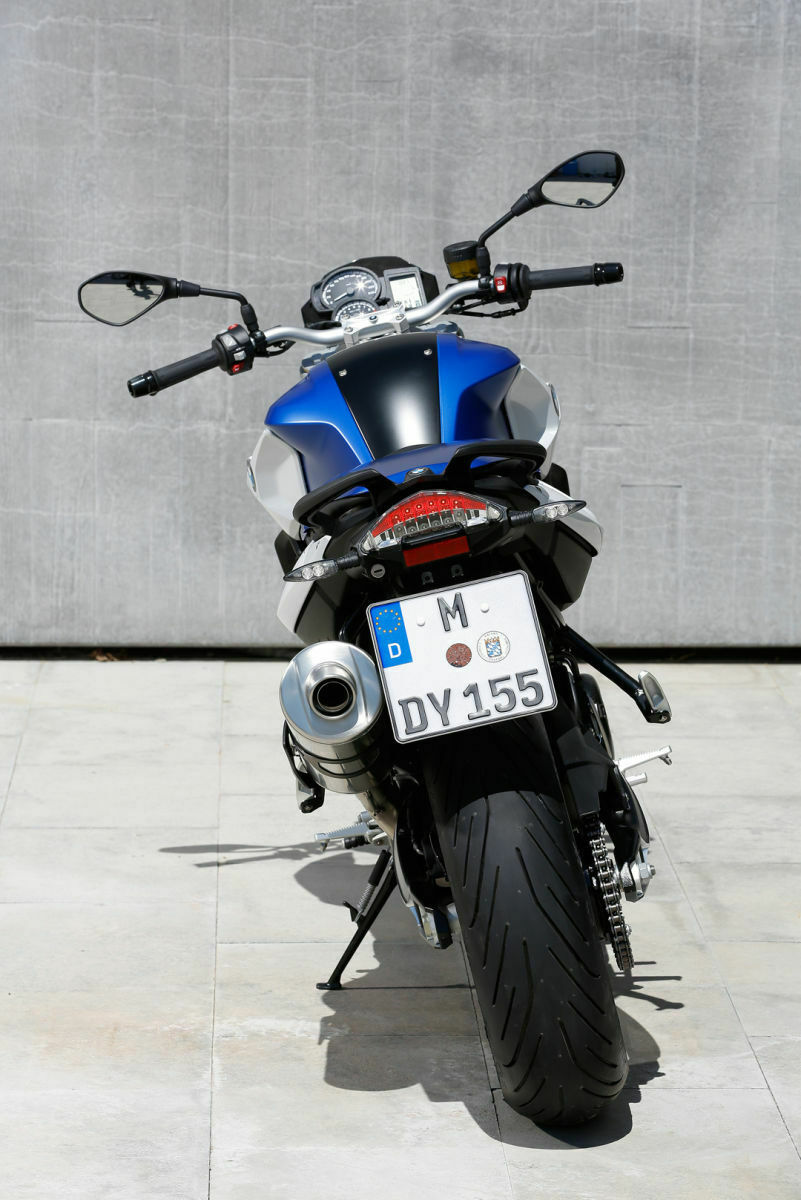 Führerscheinneulinge können auf eine leistungsreduzierte Variante der F 800 R mit 48 PS zurückgreifen