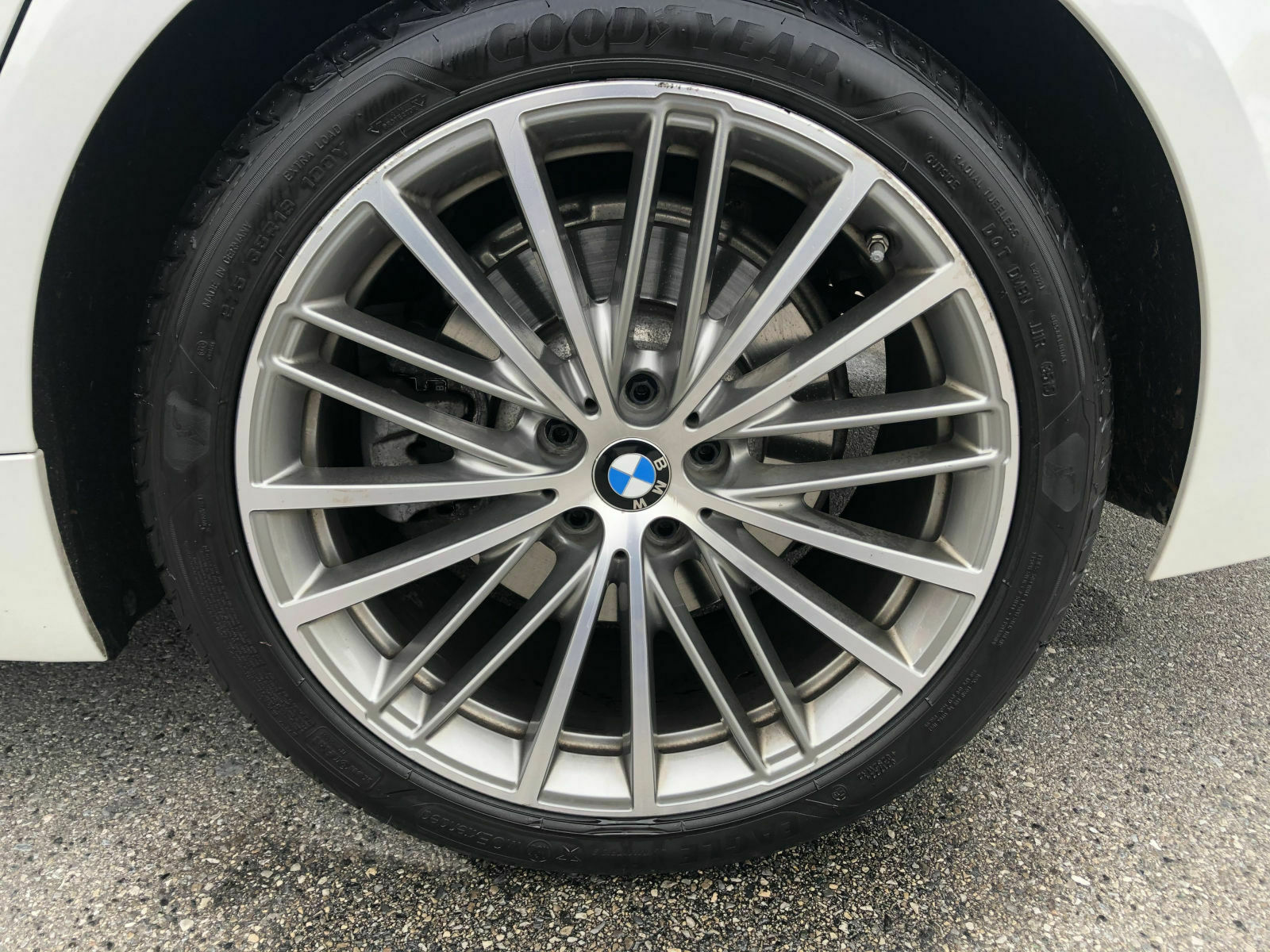 BMW G31 Weiss mit schwarzen Felgen?!
