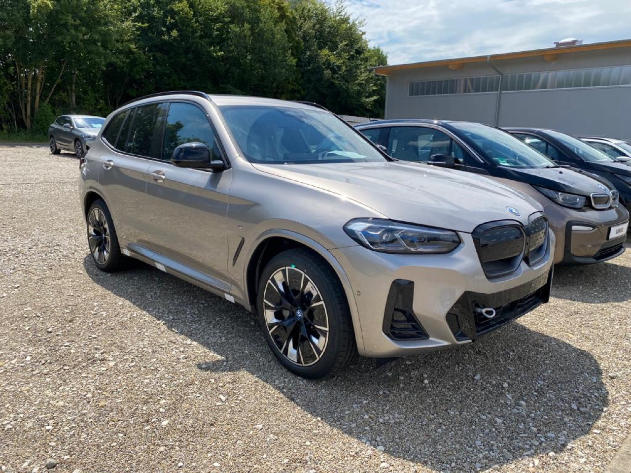 BMW iX3 - Wartezimmer