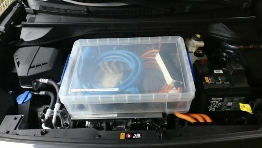 BMW-iX3 Frunk konstruieren