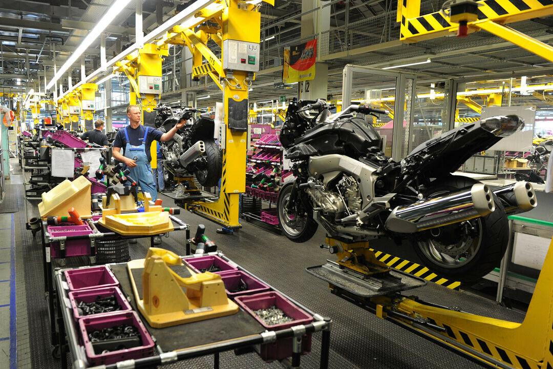 BMW Motorrad erwartet in den nächsten Jahren einen steigenden Zweiradabsatz und baut sein Werk im Berliner Stadtteil Spandau weiter aus