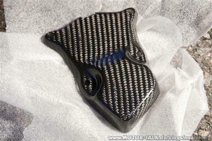 BMW S1000RR Rennstreckenzubehör 11/16: Ilmberger Carbon Motordeckel