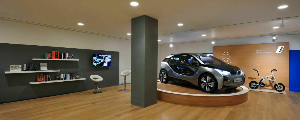 Im BMW i Store
