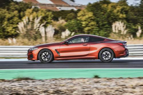 Der Radstand des BMW 8er Coupé liegt bei 2,82 Metern