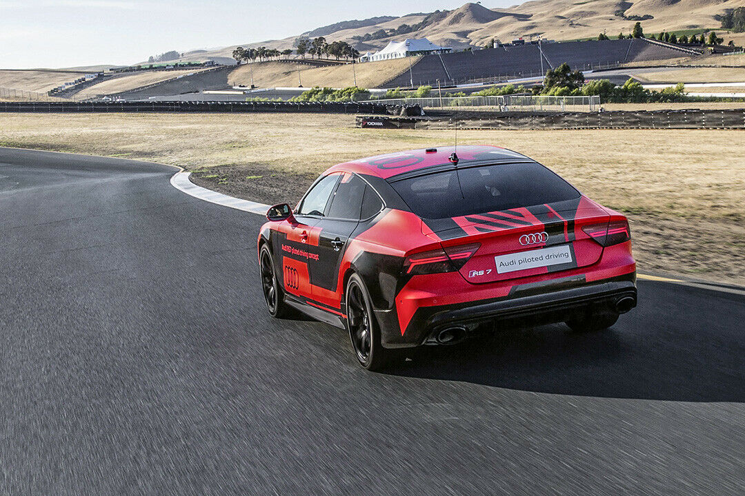 Der zweite Versuch: Ein leichterer, autonomer Audi RS7 soll schneller auf Rennstrecken fahren