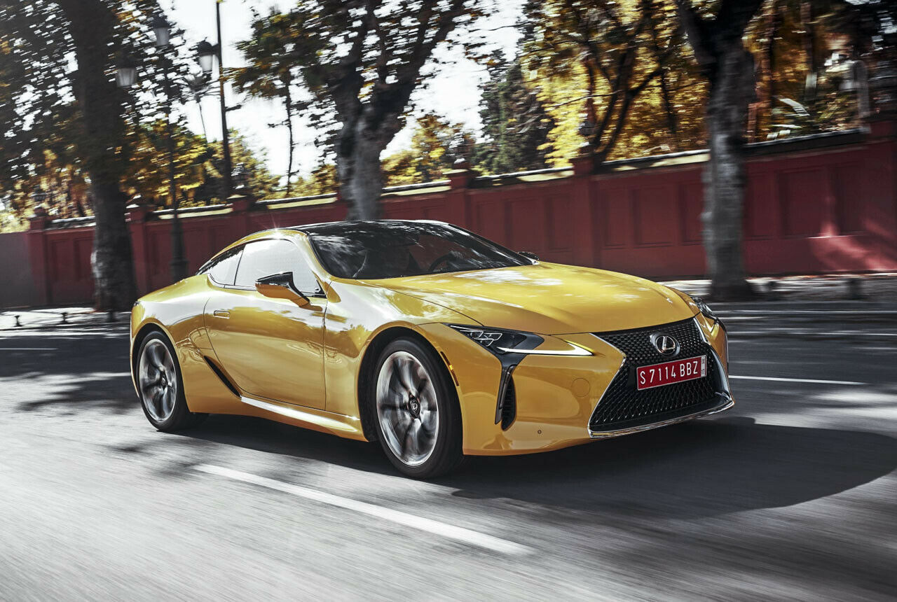 Hartes Fahrwerk, kräftiger Motor: Der LC500 tritt gut an. Erst bei 270 km/h ist Schluss