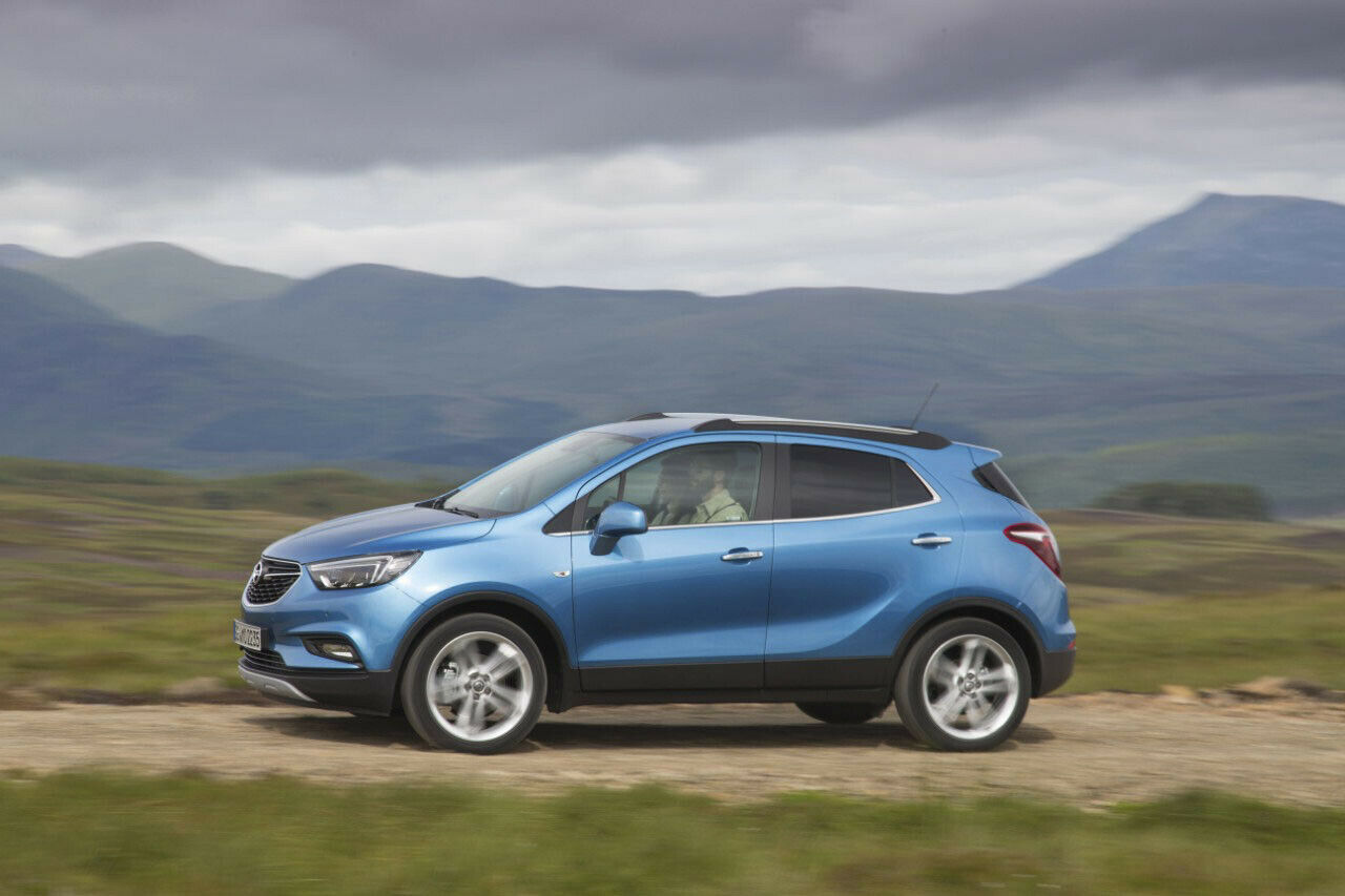 Formal, aber auch preislich liegen Opel Crossland X und Mokka X (Foto) dicht beieinander. Technisch trennen sie genau die Pole, zwischen denen Opel sich in Zukunft bewegen muss: PSA-Zukunft beim Crossland, GM-Vergangenheit beim Mokka