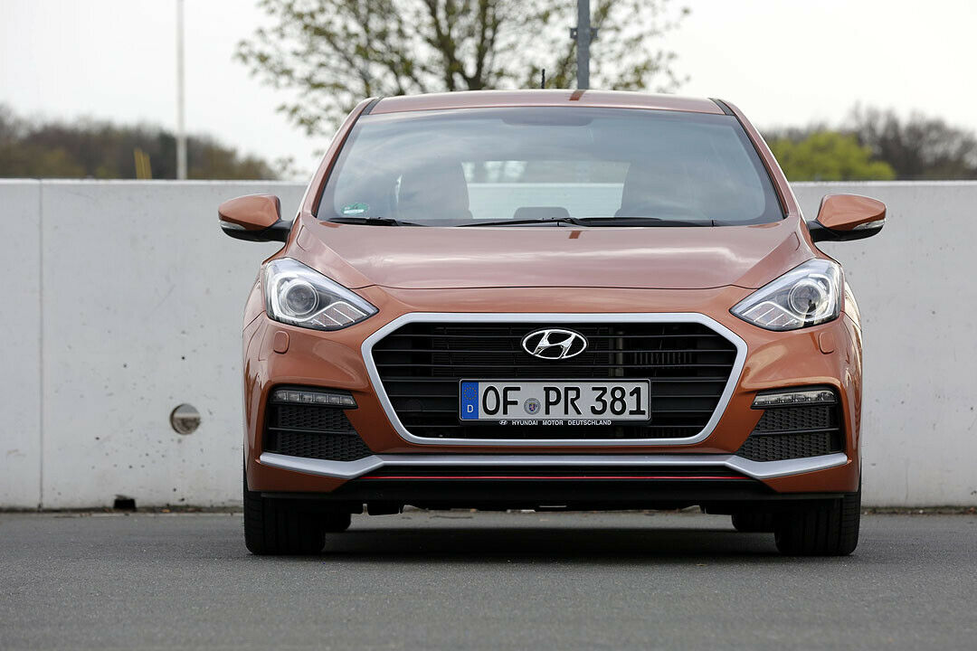 Der Hyundai i30 Turbo fährt in 8 Sekunden auf Tempo 100 km/h