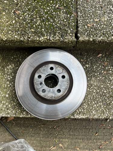 BMW X1 F48 Bremsservice, alte Scheibe