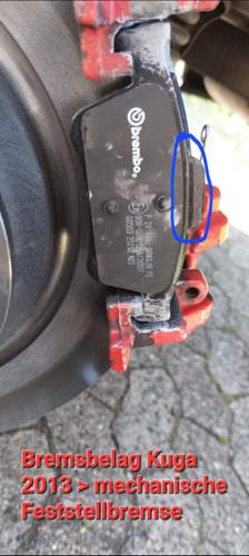 Hier wurde der falsche Bremsbelagsatz verbaut, die blau markierte Rueckenplatte drueckt gegen den Bremssattel..jpg