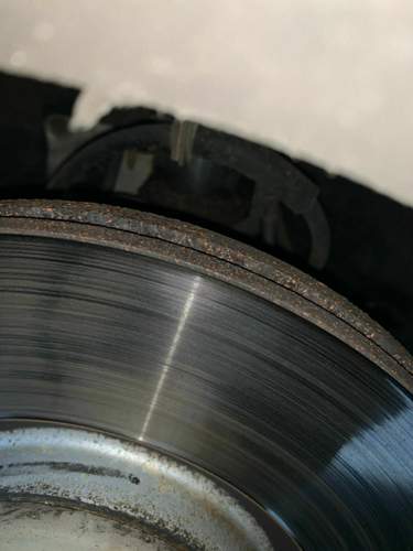 Bremsscheibe vorne links.jpg