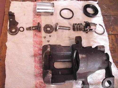 25-bauteile-innen-bremssattel-hinten