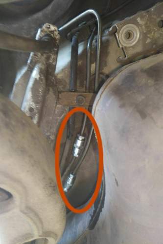 E46 Rost Bremsleitung übern Tank