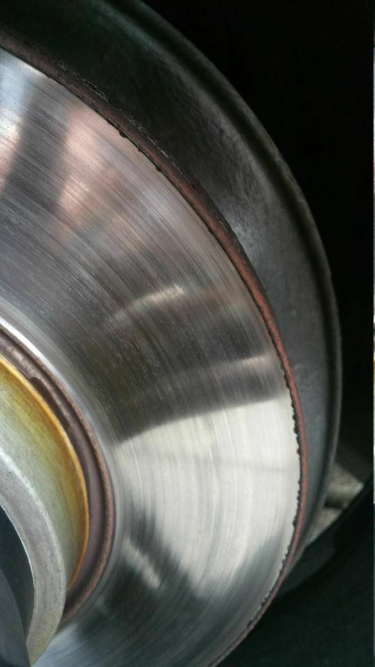Bremsscheiben vorne bereits nach 83 000 km platt?