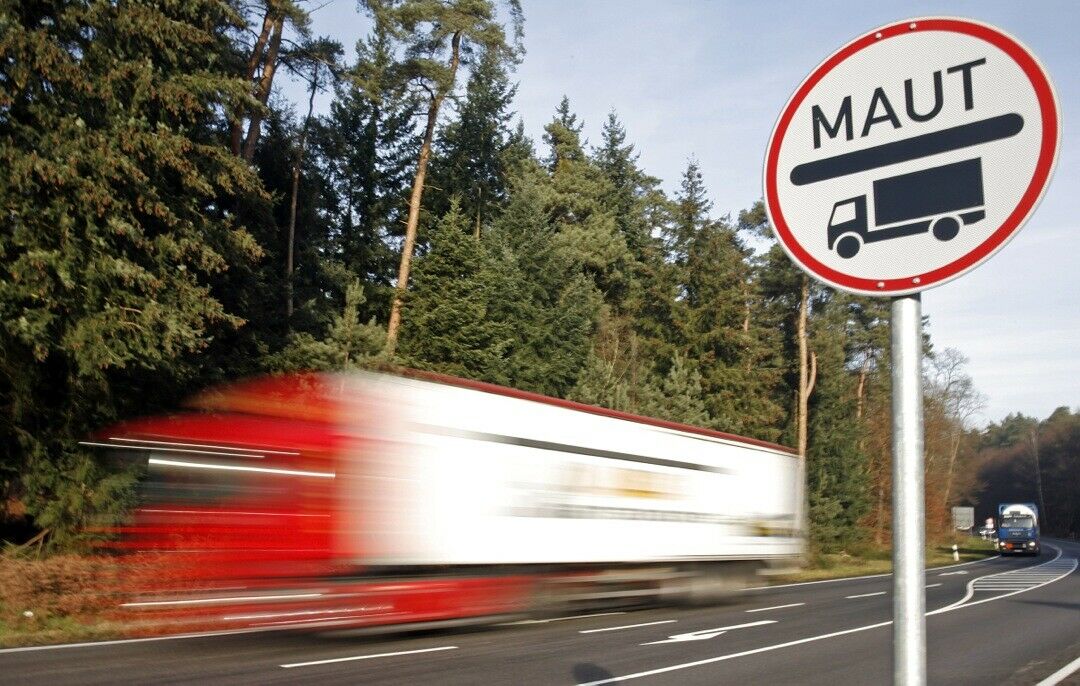 Wenn es nach der SPD geht, sollen Lkw-Fahrer bald auf allen Bundesstraßen Mautgebühren zahlen