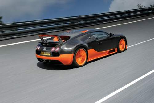 Theoretisch 431 km/h schnell, praktisch auf 415 km/h begrenzt: Bugatti Veyron