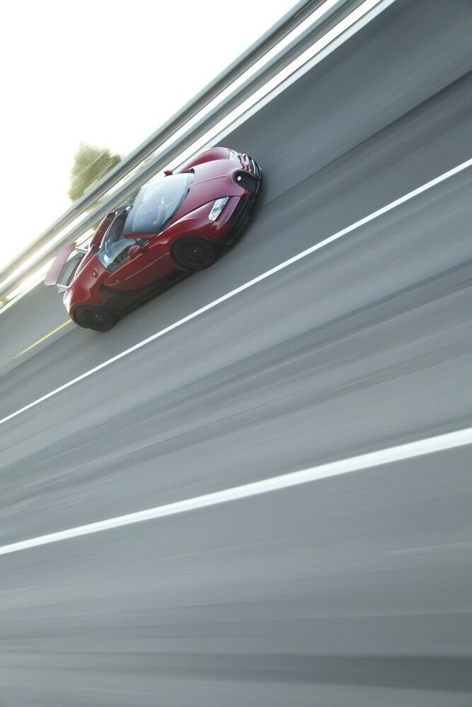 Über 200 km/h kommt die Leitplanke nah
