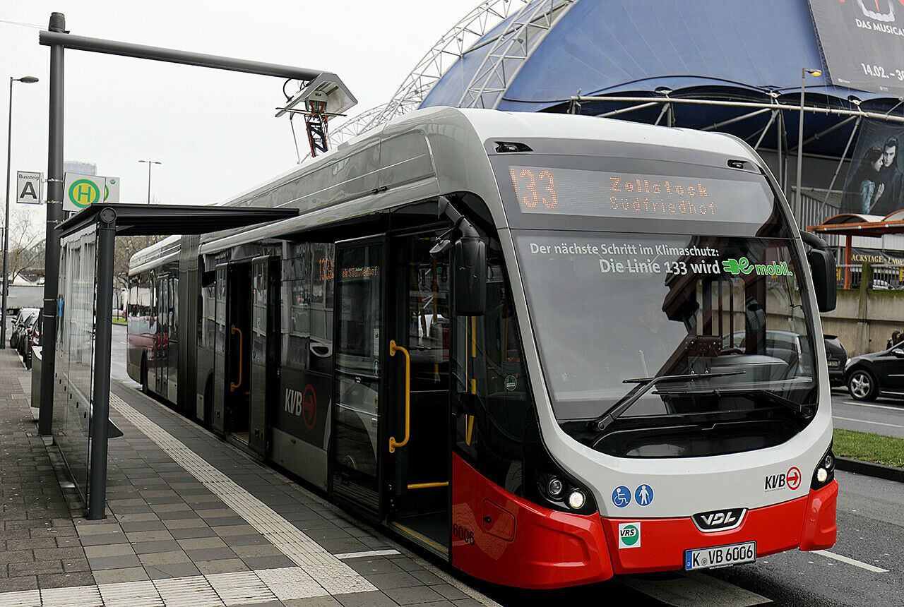 80 Prozent Förderung gibt es für Elektrobusse. Bei Hybrid-Fahrzeugen dürfen 40 Prozent der Mehrkosten abgeschrieben werden