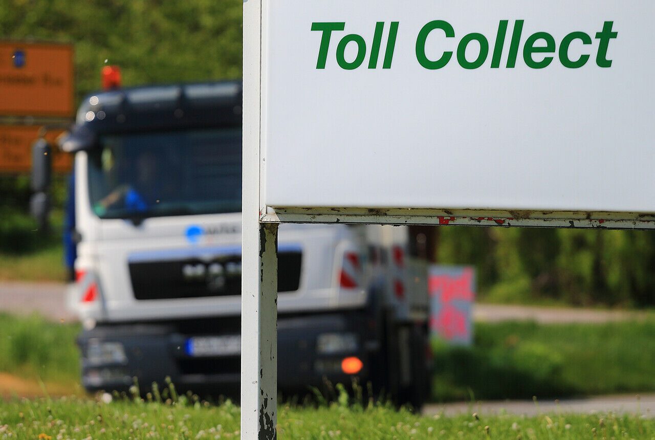 14 Jahre lang dauerte der Rechtsstreit mit Toll Collect über die verspätete Einführung der Lkw-Maut an. Nun gibt es eine Einigung