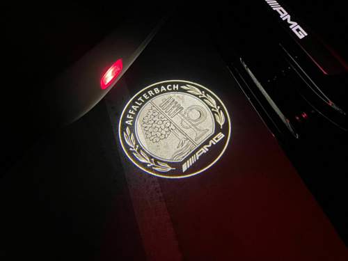 DMP AMG Logo Projektor (Nacht)