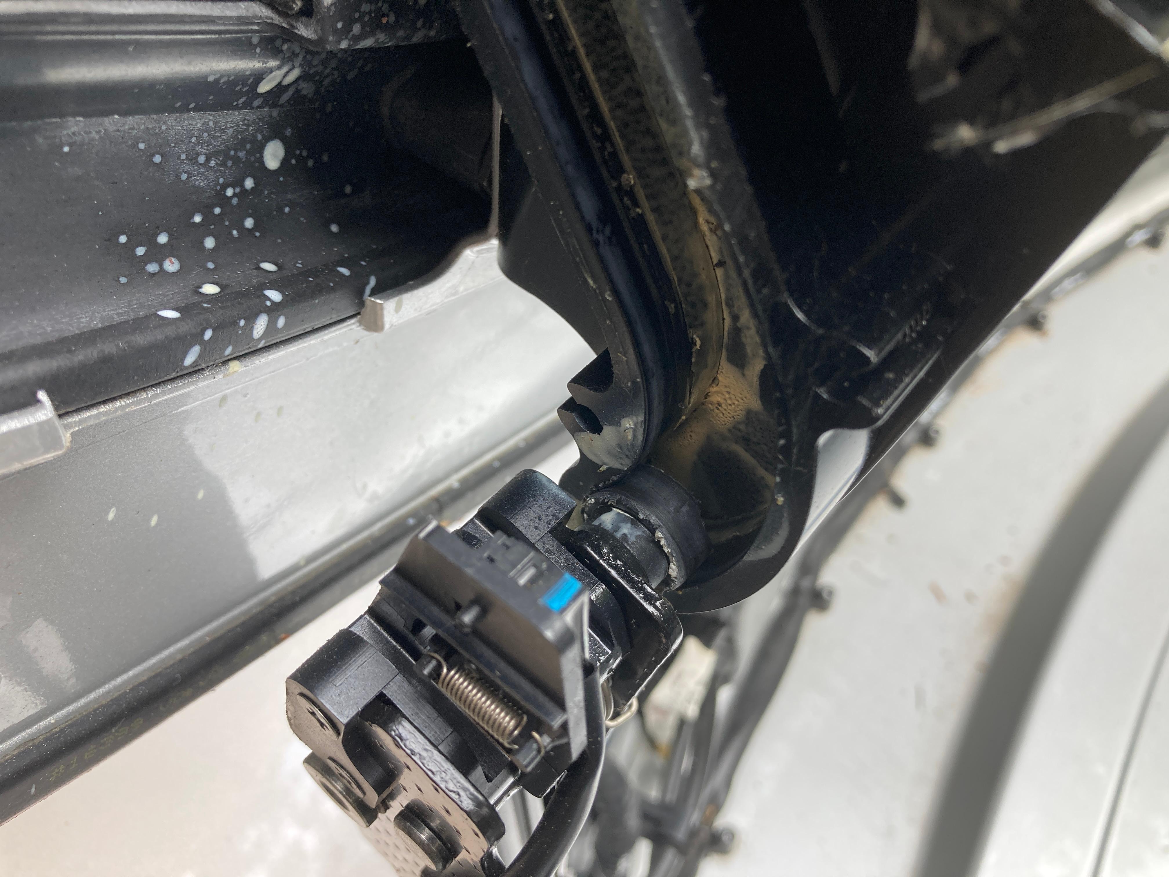 C70 Cabrio - Gummiringe/-puffer in Verdeckkasten gefunden