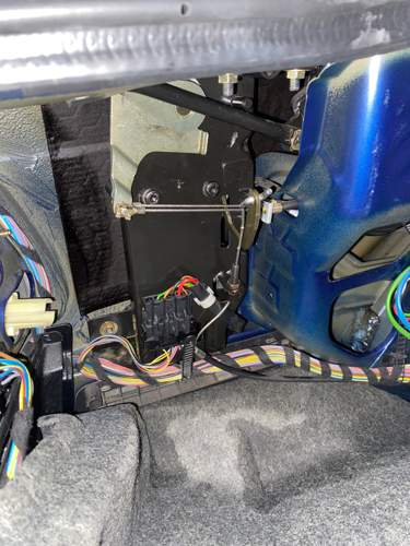 BMW E36 Verdeckklappenmotor von vorne