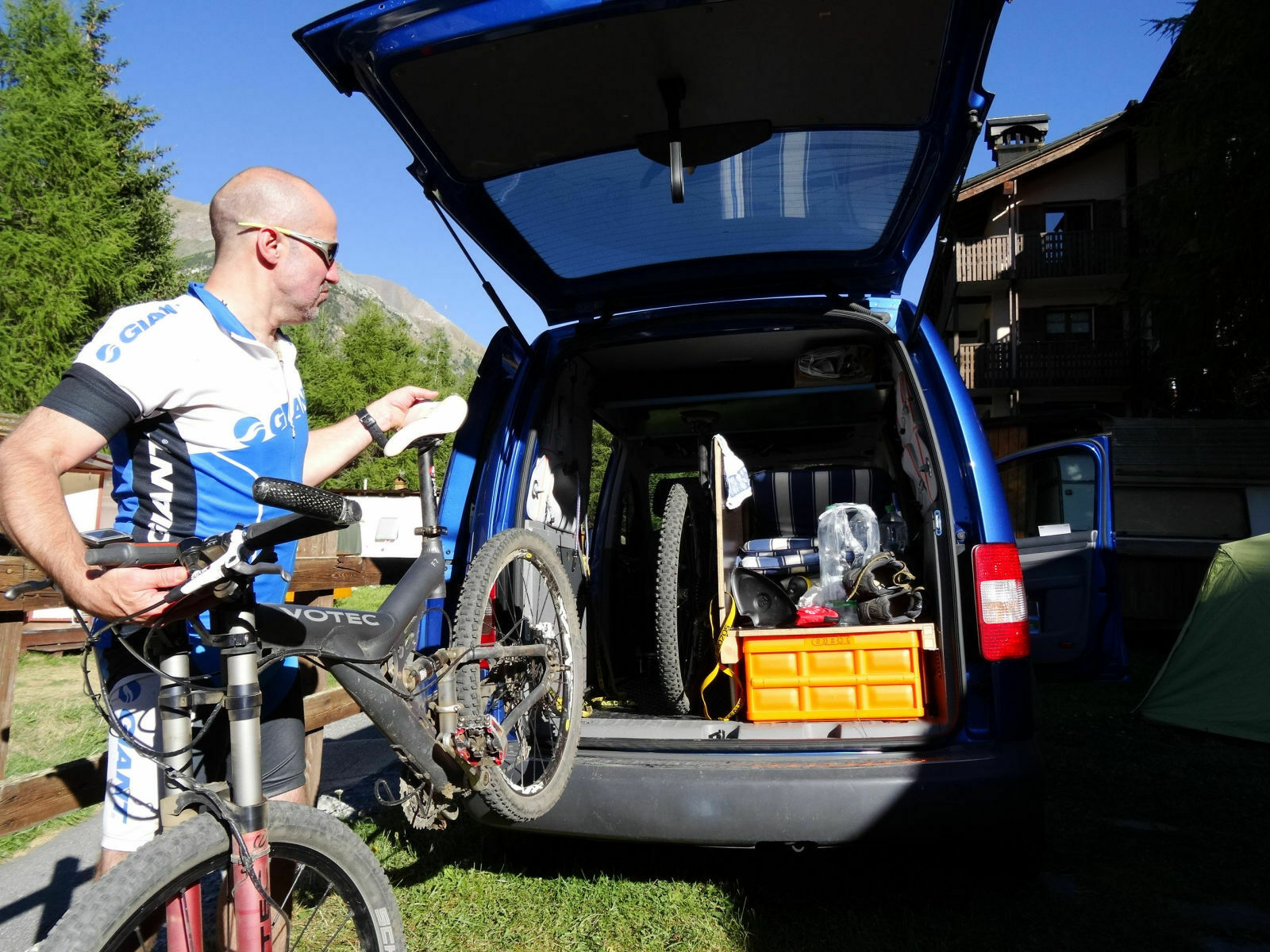 Caddy 4: Fahrradträger für Heckklappe?