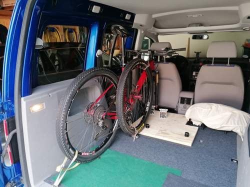Vw-caddy-radhalter02