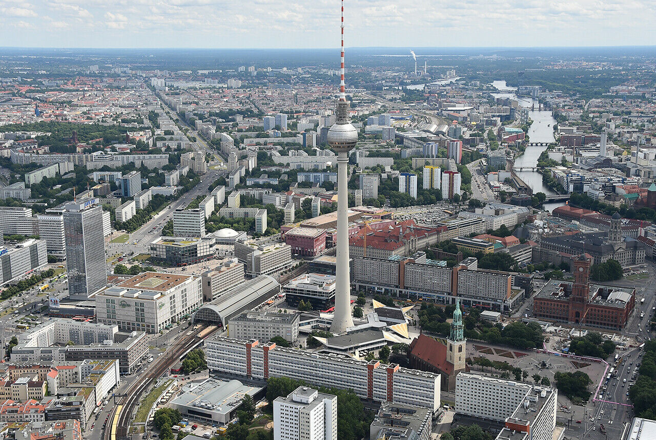 Nach und nach wird der Ausbau der verschiedenen Mobilitätskonzepte das "eigene" Auto in Großstädten verdrängen