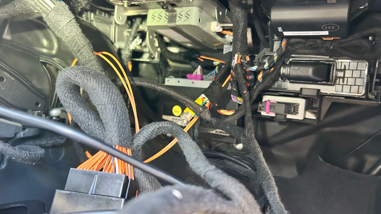 Carplay / Android Auto von Mr12Volt A6-4F