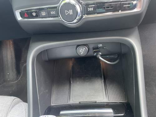 TNVTEC Wireless CarPlay Adapter im Volvo