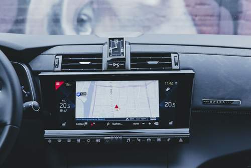 Der Bildschirm des Infotainmentsystems im DS 7 Crossback misst mindestens 8 und maximal 12 Zoll