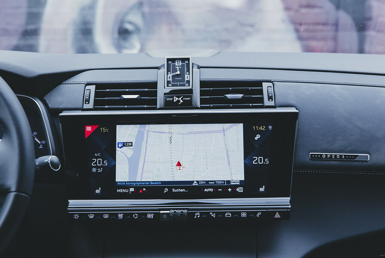 Der Bildschirm des Infotainmentsystems im DS 7 Crossback misst mindestens 8 und maximal 12 Zoll