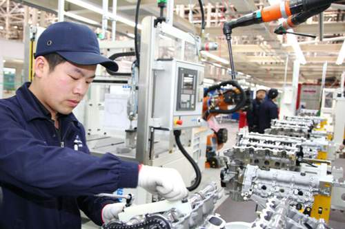 Von Januar bis Oktober konnte Daimler die Fahrzeugauslieferungen in China im Vergleich zum Vorjahreszeitraum um ein Drittel steigern