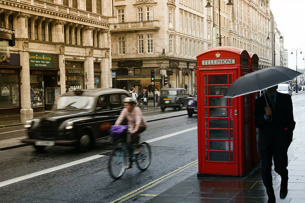 London: Rote Telefonzellen, schwarze Taxis.