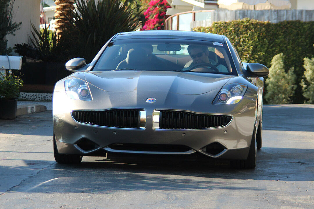 Der ursprüngliche Fisker Karma leistet 408 PS, wiegt allerdings auch stolze 2,5 Tonnen