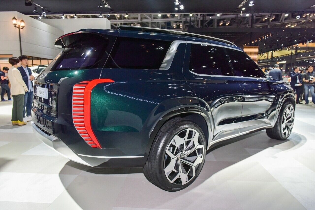 Lichtelemente des Hyundai HDC-2 Grandmaster gestalteten die Designer zackig und vertikal