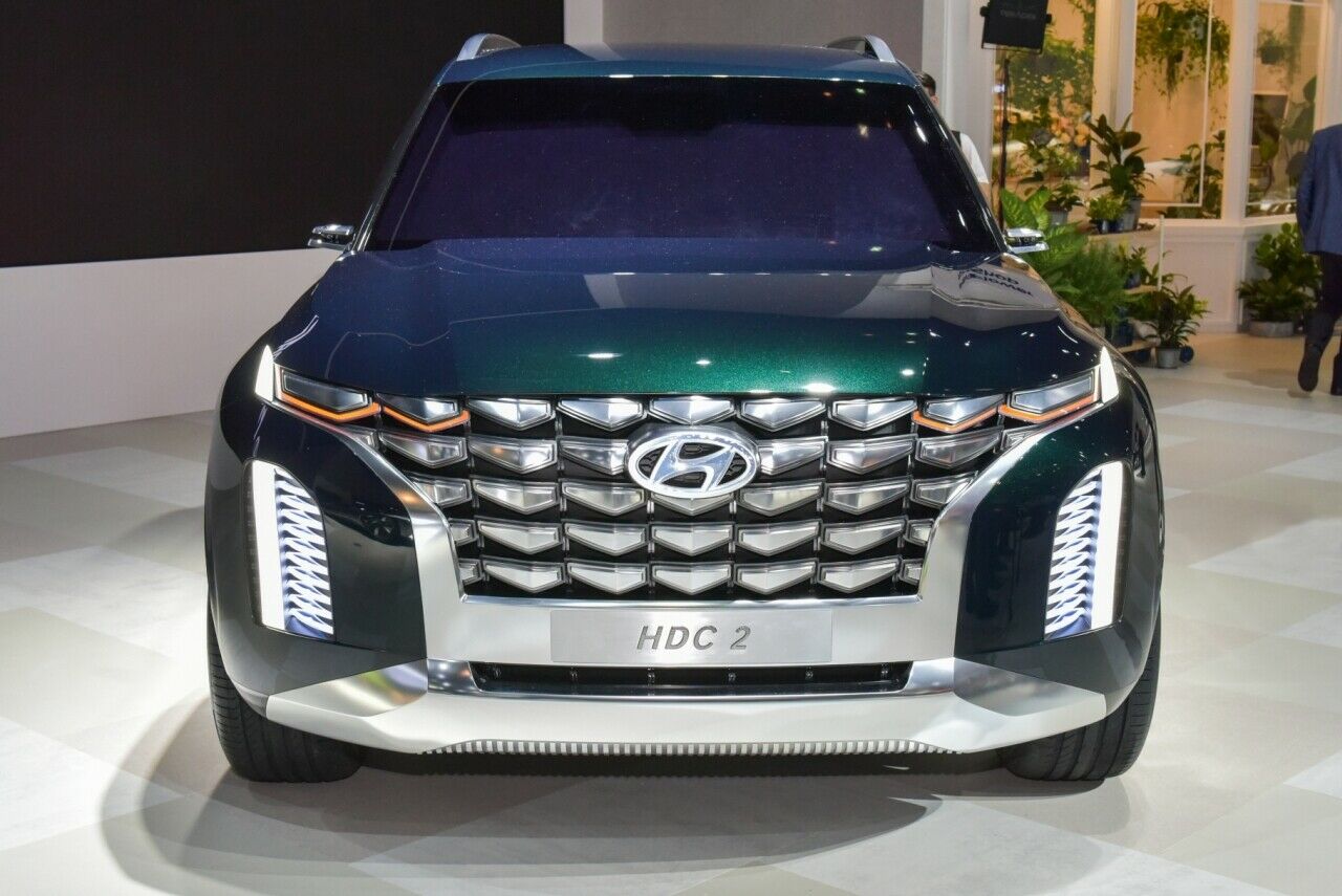 Der Hyundai HDC-2 Grandmaster fällt vor allem durch einen beeindruckenden Chromgrill auf