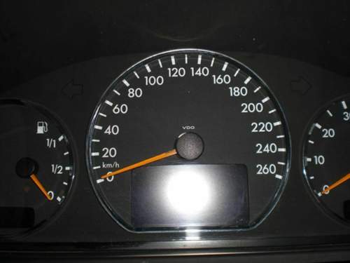 W208-tacho-elegance-mit-chromringen