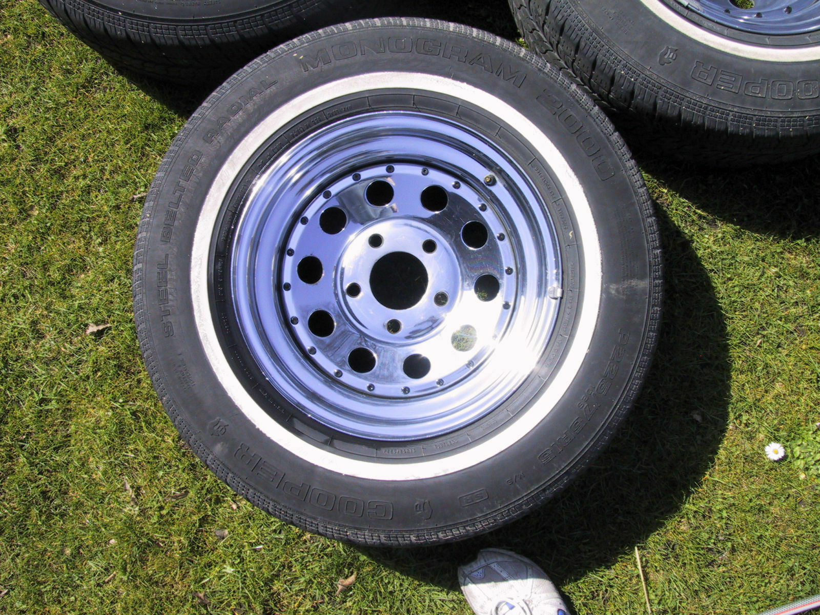 Chromfelgen 5x5 mit 225er und 9c! Nabenkappen NEU